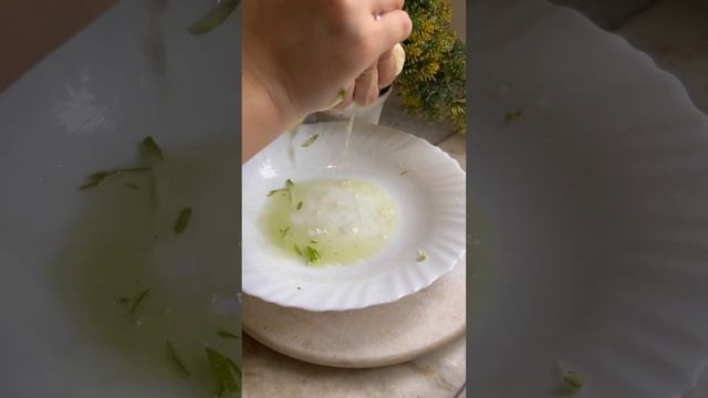 Delicious and easiest Tzatziki recipe 🥗#shorts #youtubeshorts #recipe #cooking #trending #tzatziki смотреть онлайн