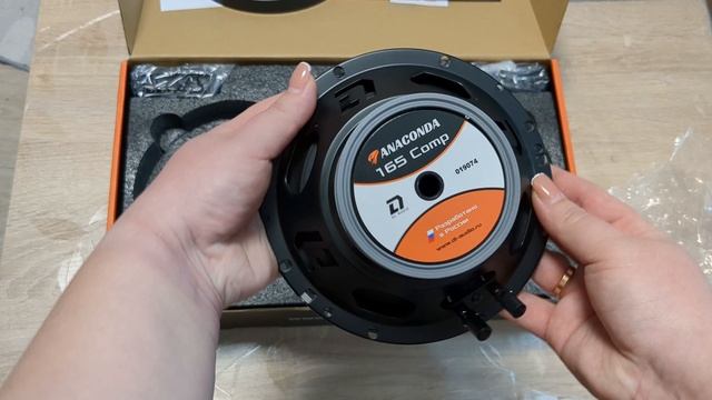 Замена штатных динамиков в Рено Логан 2 на DL Audio Anaconda 165 Comn