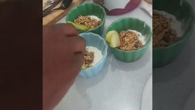 Berk's Granola Dark choc chips смотреть онлайн