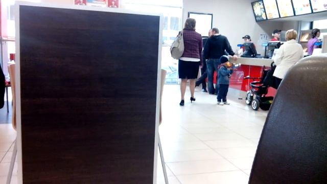 Рембо пришел покушать в KFC смотреть онлайн