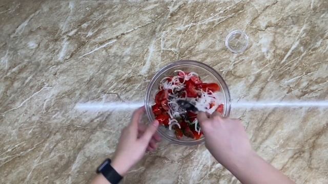 Самый простой в приготовлении Узбекский салат "Ачичук" | Uzbek salad "Achichuk" смотреть онлайн