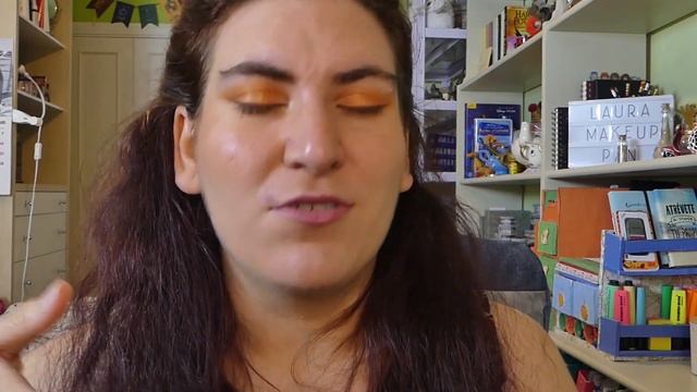 Jugando con el maquillaje y probando nuevos productos смотреть онлайн
