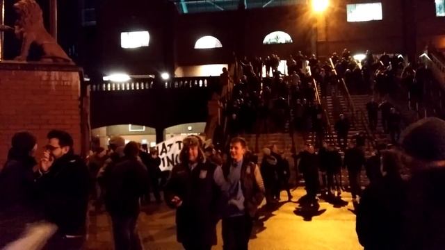 Aston Villa Fans Protest - Out The Door On '74 смотреть онлайн