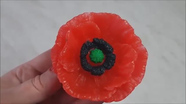 МЫЛО РУЧНОЙ РАБОТЫ. ДЕЛАЕМ ЦВЕТОК МАК. смотреть онлайн