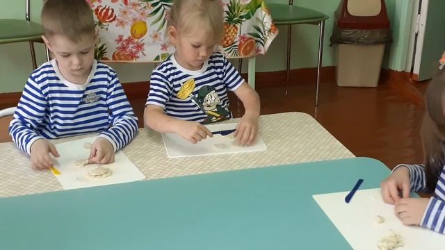 Тортик цветочек из солёного теста. 4 года смотреть онлайн