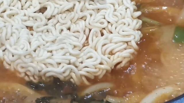 소고기 불맛 라면 / 라면에 불맛내는 방법입니다 смотреть онлайн