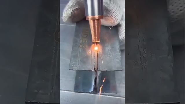 Laser welding made easy: joining C channels 😎 смотреть онлайн