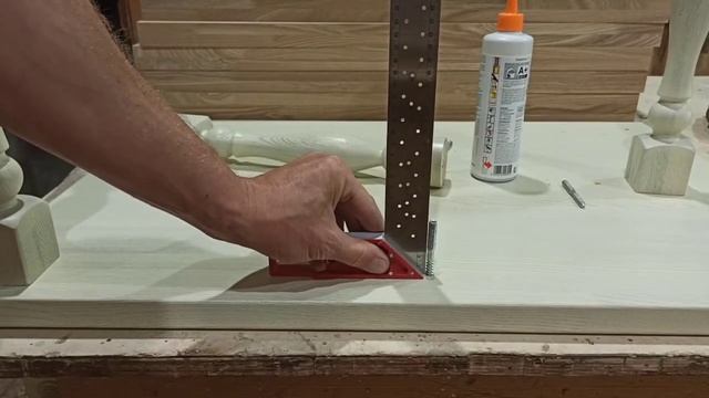 Скрытое крепление на винт-шуруп.