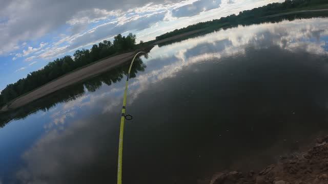 ловля чехони на гирлянду смотреть онлайн