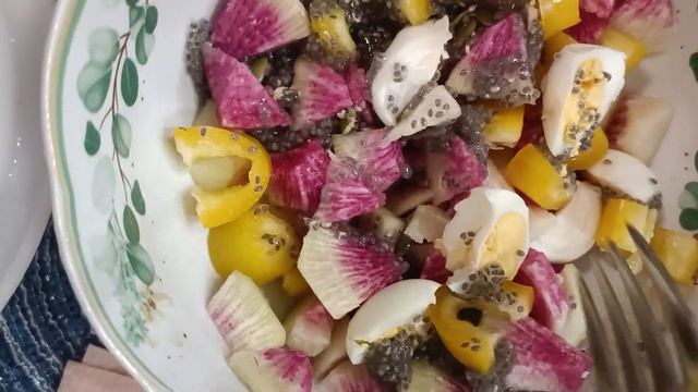 мой ах...конный салат из сырых овощей 🤩 смотреть онлайн
