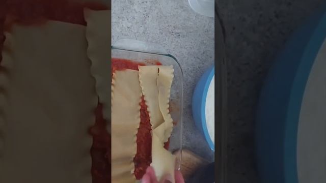 Check out this lasagna 😋 #lasagna #pastalover #pasta #cheesy #shorts смотреть онлайн