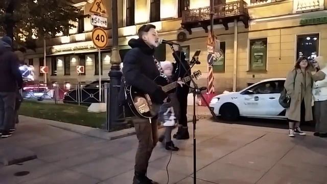 УЛИЧНЫЕ МУЗЫКАНТЫ ПИТЕРА,Арсений,22.10.23. смотреть онлайн