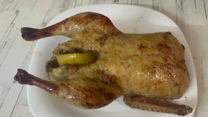Такую сочную утку точно вы ещё не ели!
Маринад просто бомба! Запечённая утка в духовке!