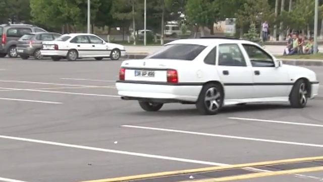 Opel Vectra 2.0i vs opel astra 1.3 cdti смотреть онлайн