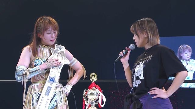 Saya Kamitani calls out Mina Shirakawa! смотреть онлайн