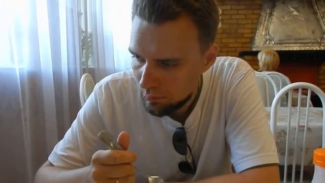 Мире 3 года))) Ест макароны) смотреть онлайн