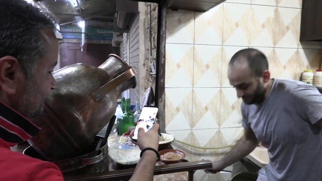 The Best Traditional Lebanese Breakfast: Foul and Hummus in Tyre смотреть онлайн