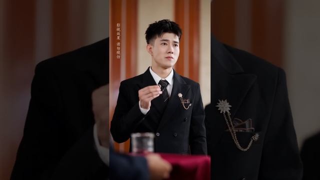 一口氣看完！【總裁夫人嘴很甜】領證當天渣男帶著富家千金前來退婚，灰姑娘轉身拉著路過的陌生男人閃了婚，卻沒想到對方竟是傳聞中權勢滔天的首富總裁，還是自己小時候的玩伴，婚後被一臉禁欲的他捧在手心上寵成寶