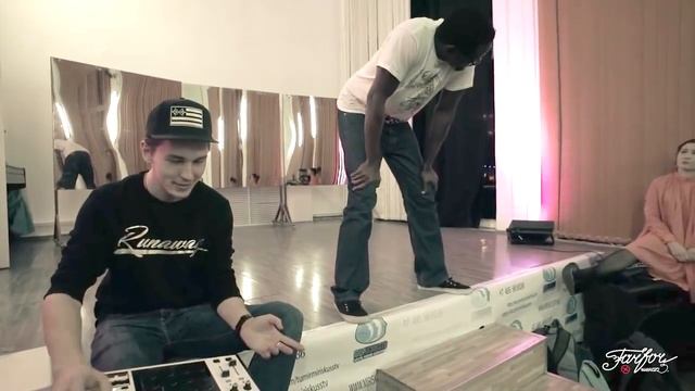 FUNKFORMER IN DA HOUSE short смотреть онлайн