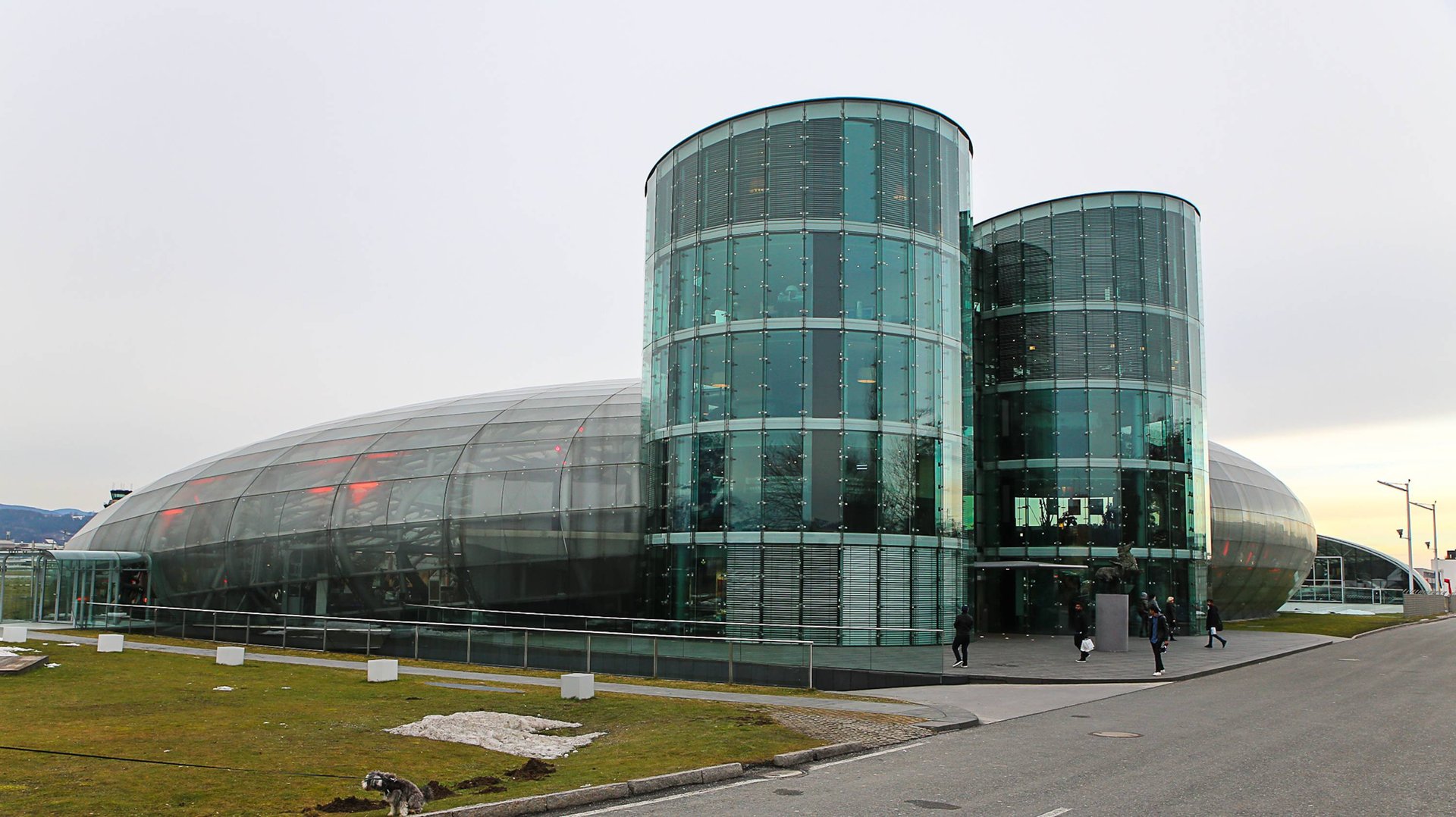 Hangar 7 - музей техники Red Bull в Австрии