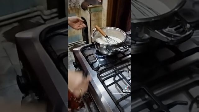 Готовим заварной крем с шоколадом 🍫🍫🍫 смотреть онлайн