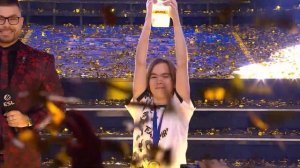 донк поднимает награду мвп катовицы