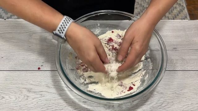 Raspberry Lemon Cream Cheese Muffins - Sweet Escape смотреть онлайн