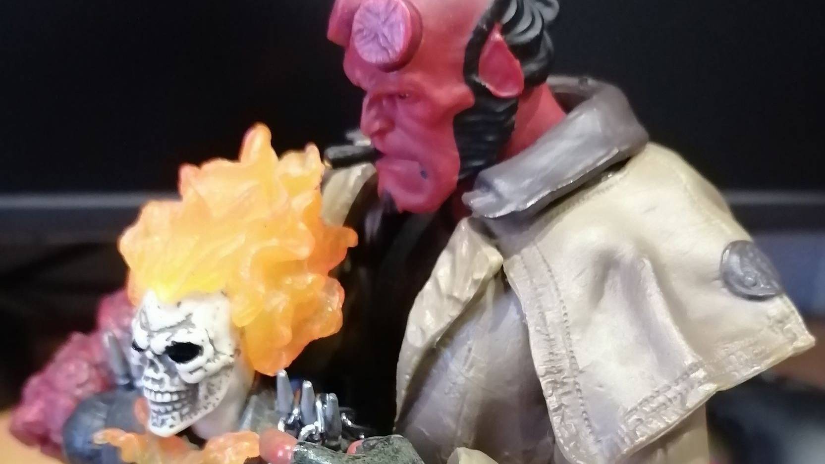 Обзор на Хеллбоя от Mezco (Хеллбой: Золотая армия)