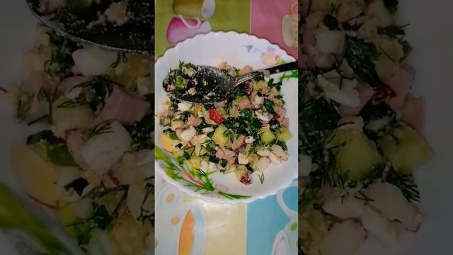 окрошка на кефире с минеральной водой. ваш повар комнатный 🥰 обнял приподнял на место поставил 😍 смотреть онлайн