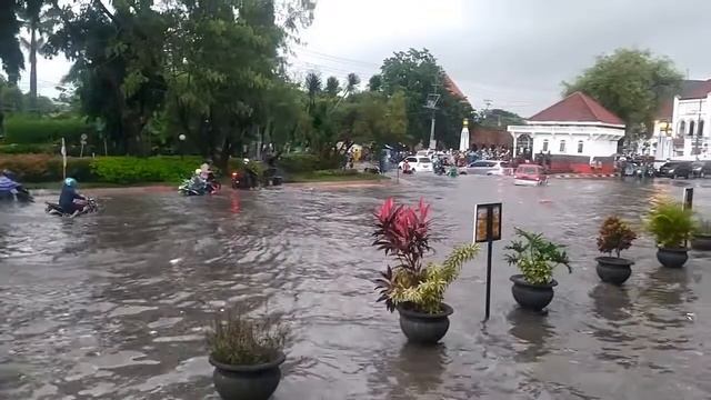 Banjir hari ini Semarang Februari 2021 смотреть онлайн