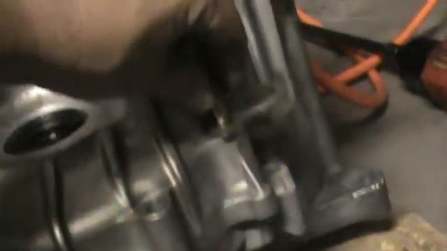 Front Differential Case Bolt Removal смотреть онлайн