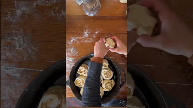 Sourdough Banana Caramel Rolls #shorts #sourdough смотреть онлайн