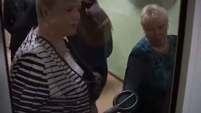Сегодня для выпускников школ начались первые экзаменационные испытания. смотреть онлайн