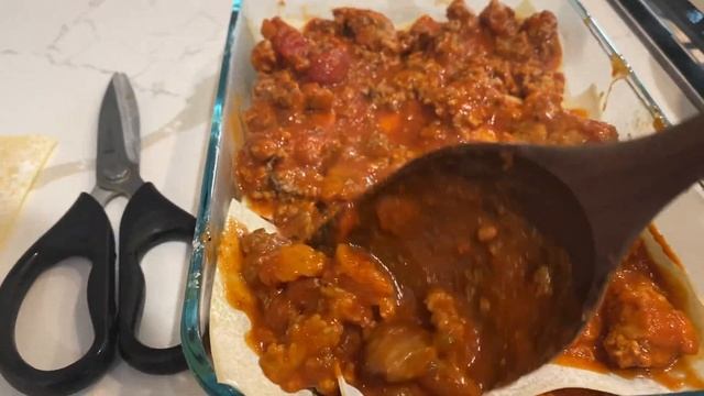 EZ Eats With Erin Lim: Mama Mary's Healthy Lasagna смотреть онлайн