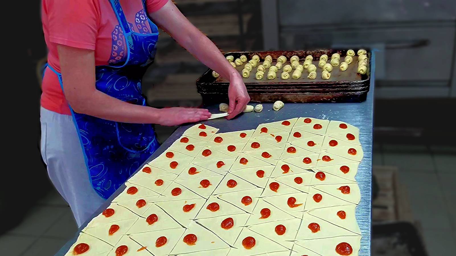 Как делают рогалики с павидлом смотреть онлайн