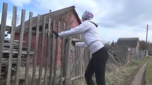 6 соток 22 апреля 2020 года. После шторма летают теплицы...