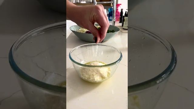 Lemon Parm cabbage crunch salad. #shorts #recipe #easyrecipe смотреть онлайн