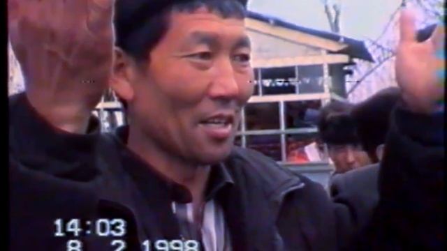 Жаш агып көздөн куйулду, Жакшылар кетип суйулду. смотреть онлайн