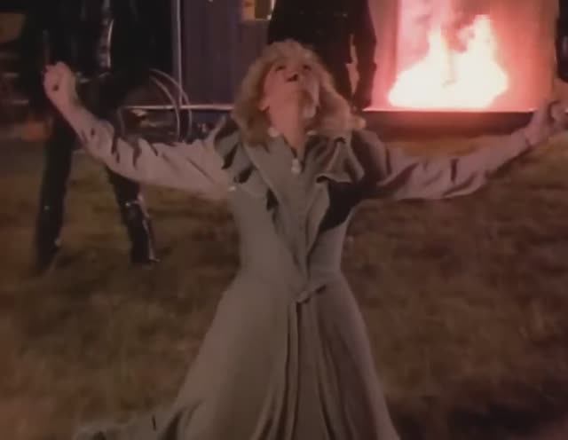 Bonnie Tyler - Holding Out For A Hero