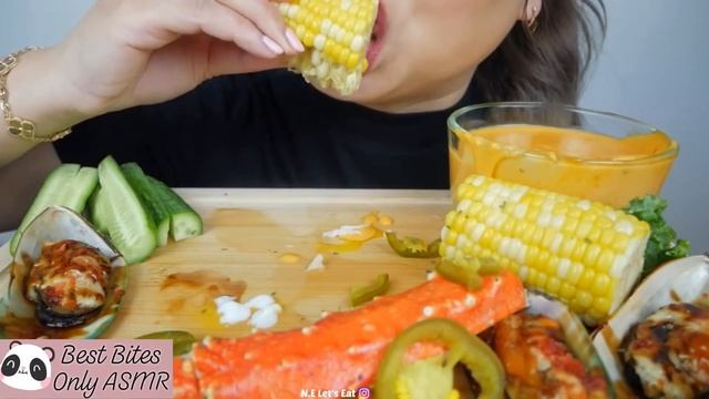 Best Bites Only ASMR | Seafood with Nacho Cheese | NE Let’s Eat смотреть онлайн
