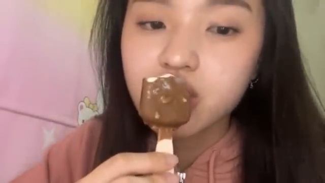 Live Showroom Cynthia JKT48 - 12-5-23 смотреть онлайн