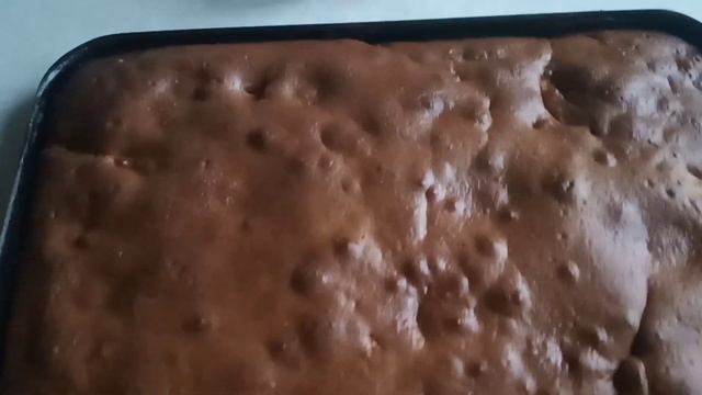 Пеку пирог с яблоками 🍎 смотреть онлайн