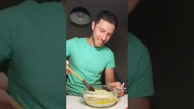 УЛИТКА С ЯБЛОКАМИ #плацинты #улитка #выпечка #домашнеетесто #готовимдома #shorts смотреть онлайн