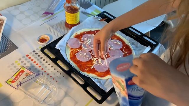 История Пиццы! Маргарита и Гавайская! смотреть онлайн