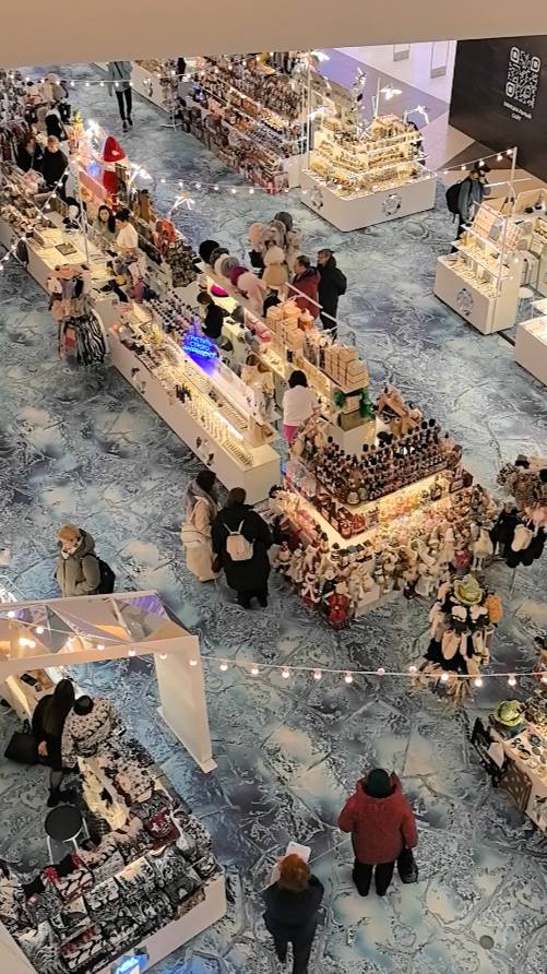 Рождественская ярмарка в ТЦ Галерея, Санкт-Петербург #ярмарка #рождество #новыйгод #питер #2025 смотреть онлайн