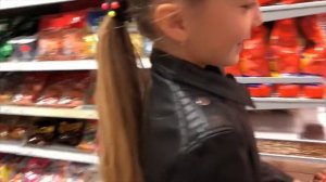 Влада в гостях у СЕСТРИЧЕК ЛАЙФ / Дома у Ксюши и Маргариты / ПОДАРКИ ДЛЯ Влады, Ксюши и Маргариты