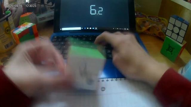 2x2 Rubik’s Cube Unofficial World Record .39 Seconds (Scramble is in the description) смотреть онлайн