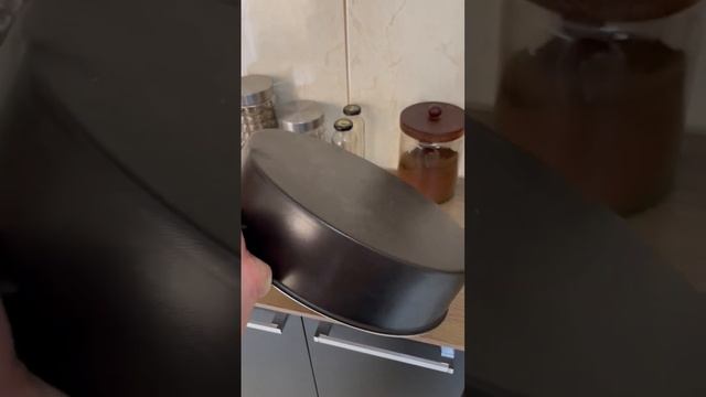 Forma redonda antiaderente preta n32 - Luz Nobre смотреть онлайн