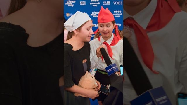 Пионерка и Доярка про плюсы и минусы популярности #интервью #пионерка #доярка #интервью смотреть онлайн