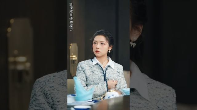一口氣看完！【失憶後我被豪門總裁寵上天】灰姑娘意外發生車禍失憶了，竟把傳聞中不近女色的豪門總裁當成了自己的老公，沒想到非但沒被趕出去，反倒卻被衝上天！#芙芙追剧#短剧推荐#甜宠#熱劇#短剧#都市#爱 смотреть онлайн